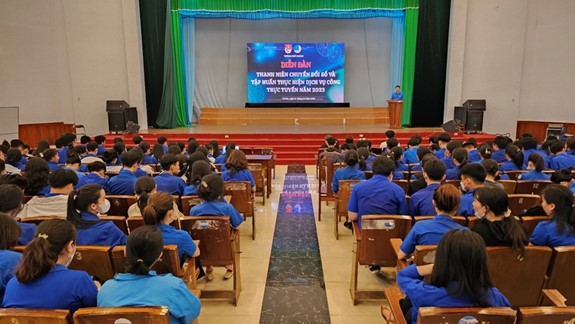 Pleiku: 400 người tham gia diễn đàn “Thanh niên chuyển đổi số”  ảnh 1